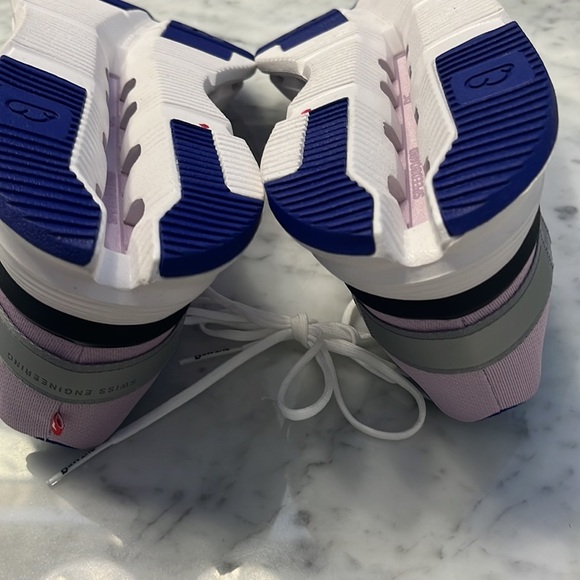 On Running Cloudnova Form Size 9 NEW - Picture 9 of 13